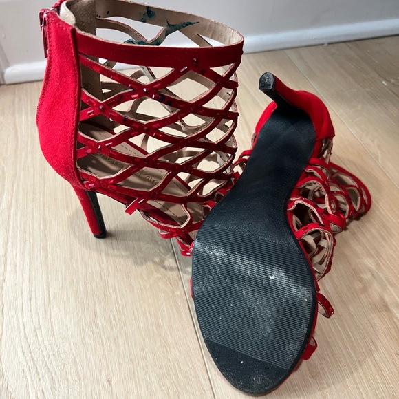 Dream Paris Red Heels - Picture 4 of 5